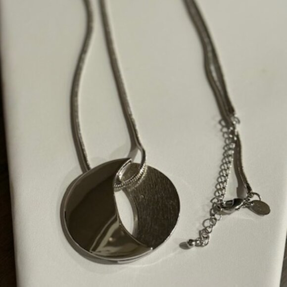 Lia Sophia "ORACLE" Necklace - Picture 6 of 9